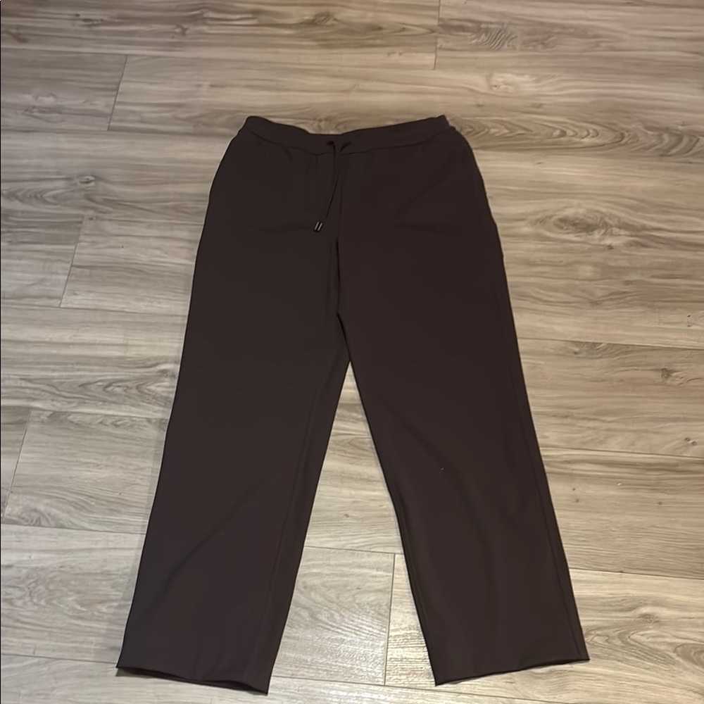 Lululemon Straight Leg Mid Rise Pant